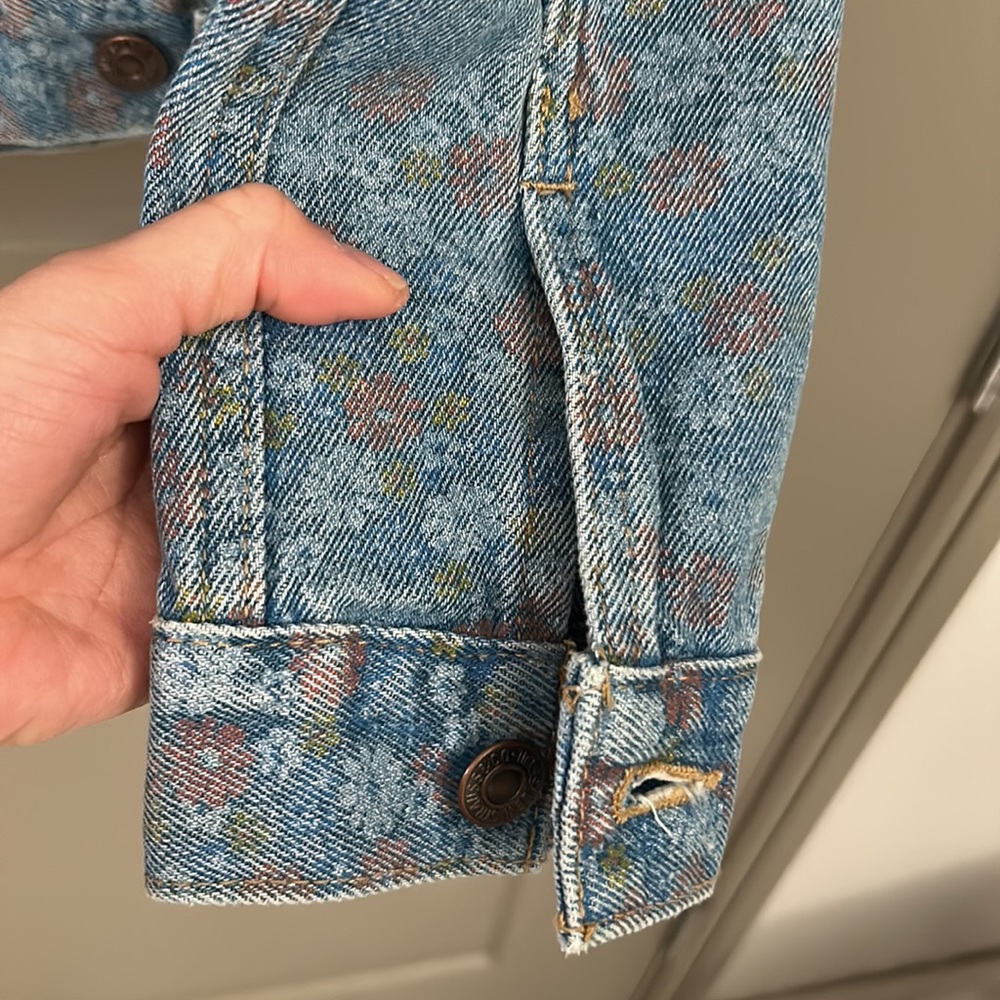 Levi’s Jean jacket - Picture 12 of 13